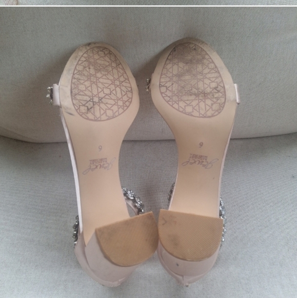 Jewel BADGLEY MISCKA Elegant Crystal Embellished Block Heel Sandals - Picture 7 of 7